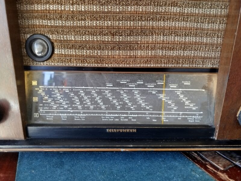 2025/05/1000081698-scaled.jpg 1950s Telefunken Timber Valve Radio Repurposed as Bluetooth Speaker with LED Lighting