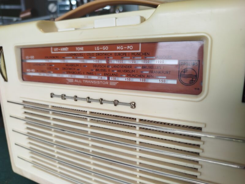 2025/06/1000084959-scaled.jpg 1950s Philips Radio Repurposed as a Bluetooth Speaker