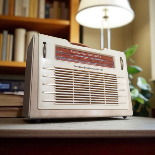 1950s Philips Radio Repurposed as a Bluetooth Speaker