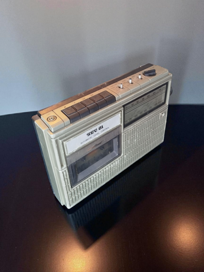2025/07/1000085288.png 1970s Tape Recorder Repurposed as a Bluetooth Speaker