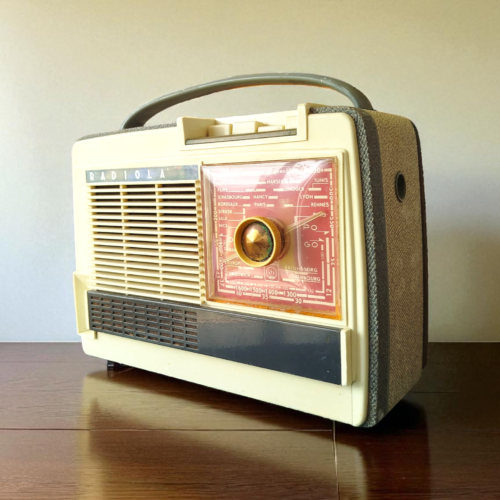 1960s Radiola Radio Repurposed as a Bluetooth Speaker