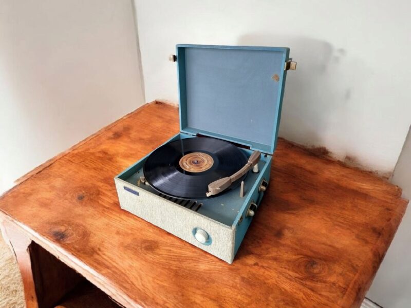 1960s Record Player Repurposed as a Bluetooth Speaker