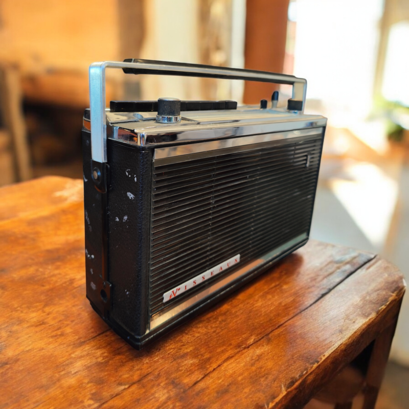 1960s Visseaux Radio Repurposed as Bluetooth Speaker