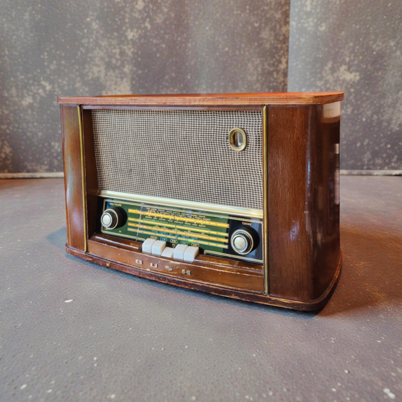 1950s Vintage Bush Radio Repurposed as Bluetooth