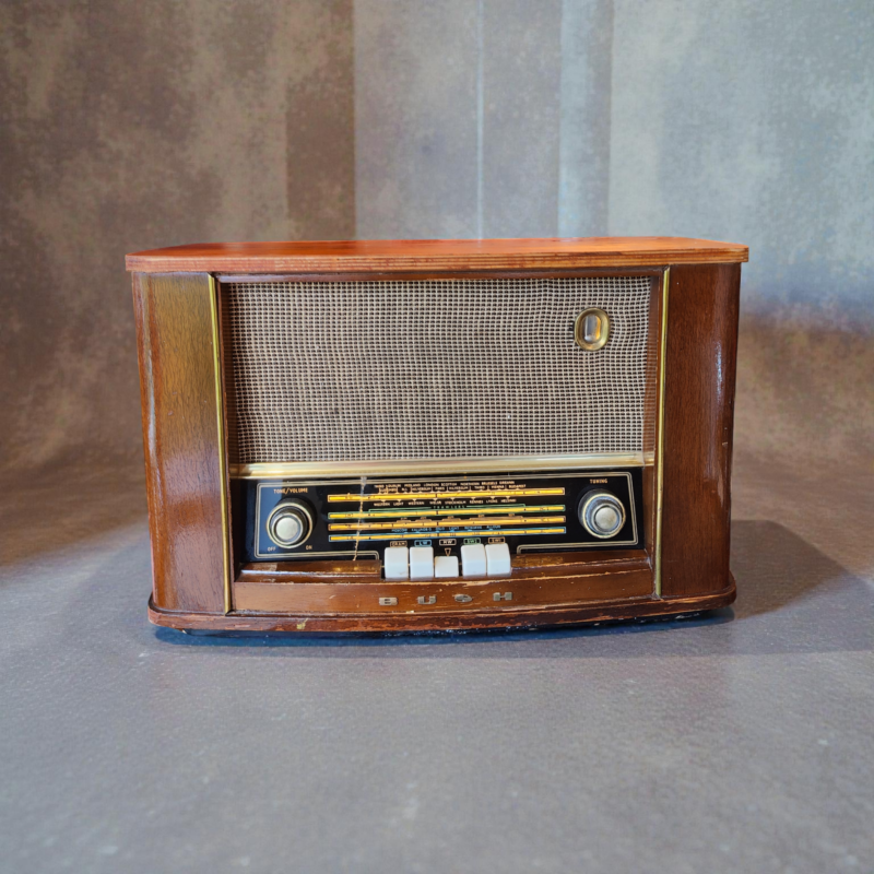 1950s Vintage Bush Radio Repurposed as Bluetooth