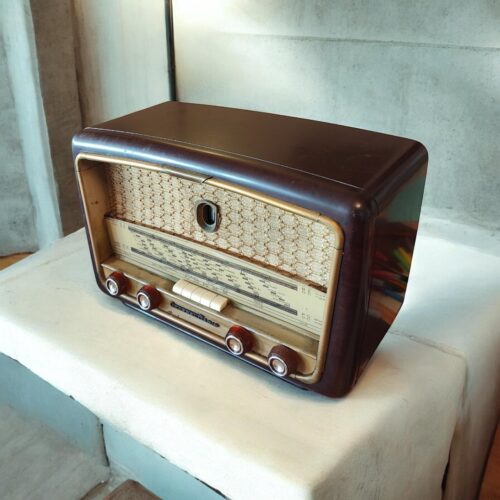 1950s General Radio Bakelite Bluetooth Speaker