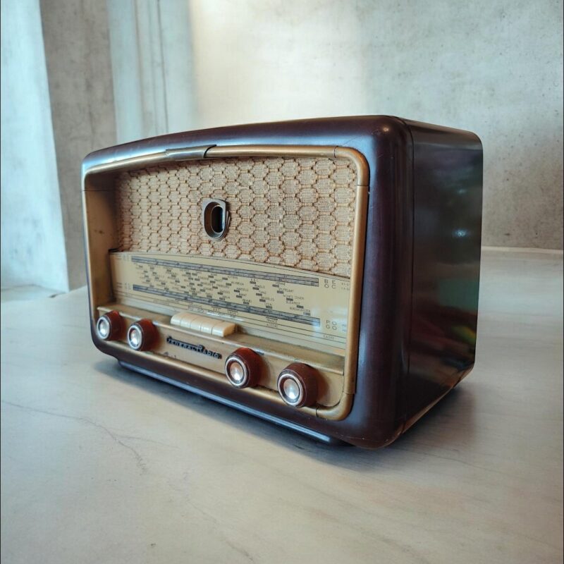 2026/02/1000067962.jpg 1950s General Radio Bakelite Bluetooth Speaker