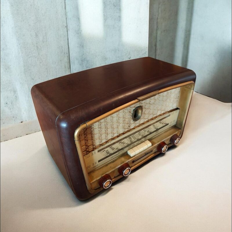 2026/02/1000067965.jpg 1950s General Radio Bakelite Bluetooth Speaker