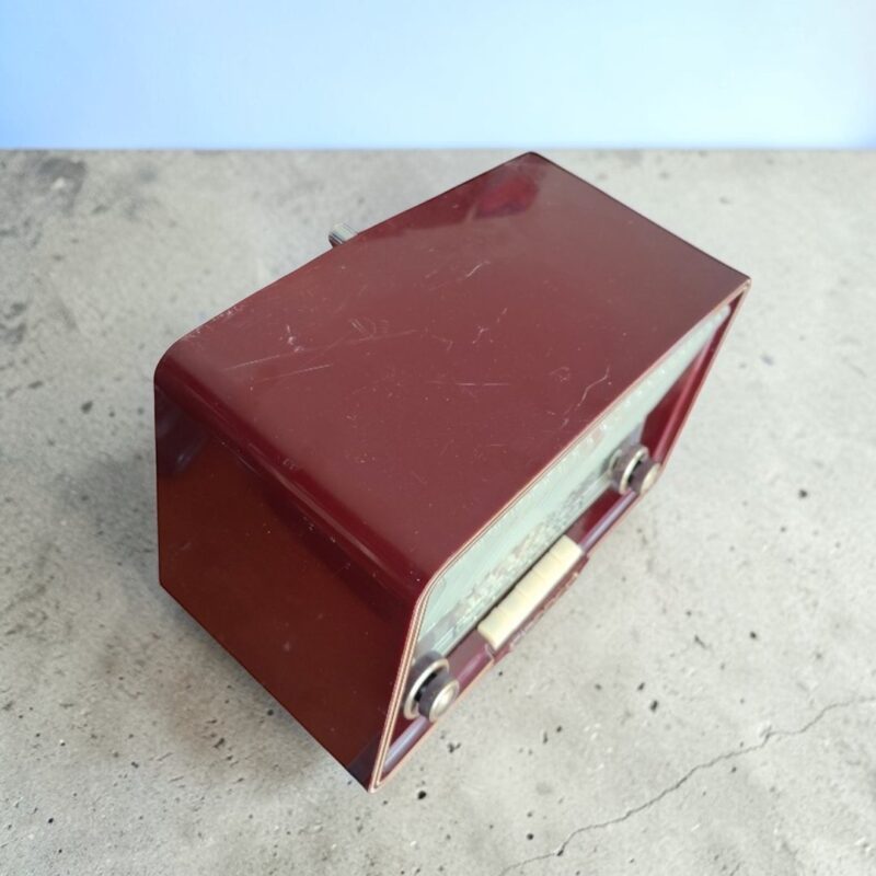 1950s Philips Bakelite Valve Radio Repurposed as Bluetooth Speaker