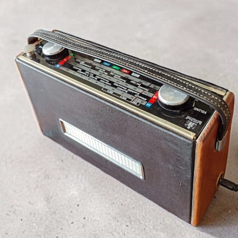 1960s Roberts Radio Repurposed as Bluetooth Speaker