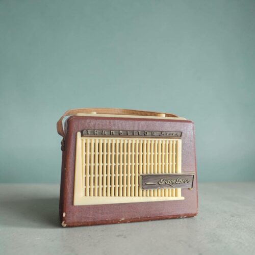 2026/08/1000078588.jpg 1960s Pizon Bros Radio Repurposed as Bluetooth Speaker
