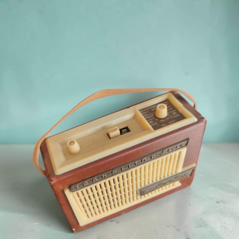 2026/08/1000078592.jpg 1960s Pizon Bros Radio Repurposed as Bluetooth Speaker
