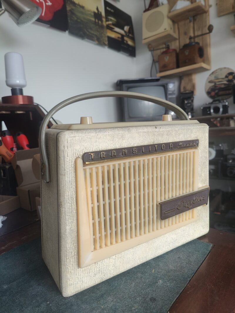 2026/08/1000079430-1-scaled.jpg 1960s Pizon Bros Radio Repurposed as Bluetooth Speaker