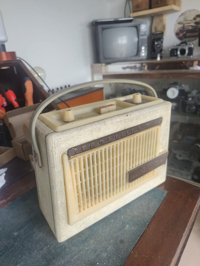 2026/08/1000079431-2-scaled.jpg 1960s Pizon Bros Radio Repurposed as Bluetooth Speaker