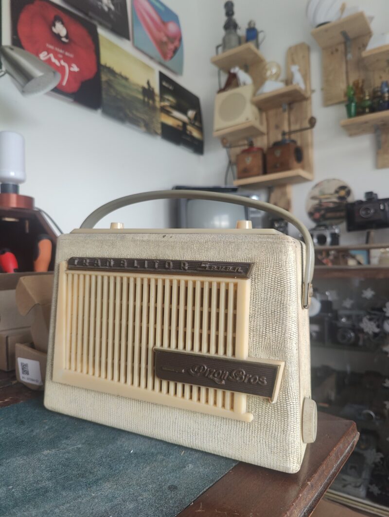 2026/08/1000079433-2-scaled.jpg 1960s Pizon Bros Radio Repurposed as Bluetooth Speaker